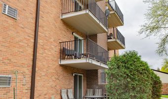 1217 S Old Wilke Rd 201, Arlington Heights, IL 60005