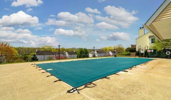 55 Mill Plain Rd 8-1, Danbury, CT 06811