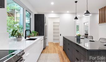 190 Rumbough Pl, Asheville, NC 28806