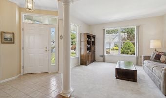 26 Fountain View Dr, Barnegat, NJ 08005