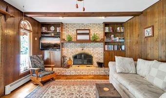 1581 N Forest Rd, Amherst, NY 14221