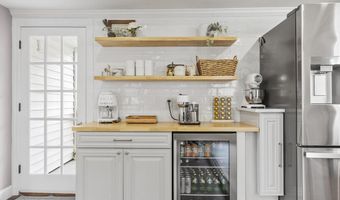 31 Manor Rd, Bolton, MA 01740