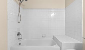 44096 NATALIE Ter 302, Ashburn, VA 20147