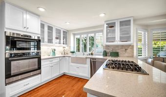 3225 Shoreline Dr, Las Vegas, NV 89117