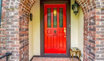 8 Sunny Ridge Dr, Asheville, NC 28804