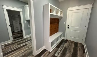 1128 Duke Dr, Bauxite, AR 72011