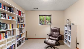 4815 120th St W, Apple Valley, MN 55124