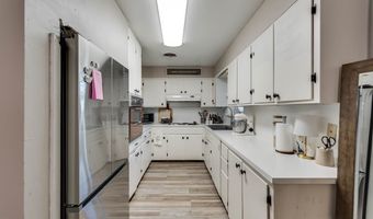 1105 Crescent Dr, Andrews, TX 79714