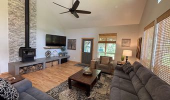 32 Shay Rd, Cascade, ID 83611
