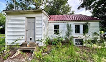 621 3rd Ave SE, Aliceville, AL 35442