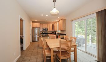 61 Grapevine Rd, Bedford, NH 03110
