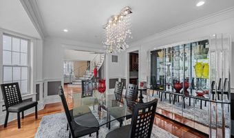 9715 SINGLETON Dr, Bethesda, MD 20817