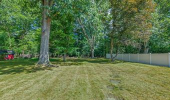 357 Maplewood Dr, Alliance, OH 44601