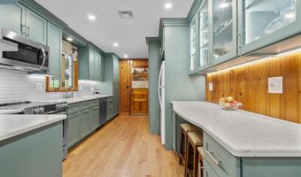 104 Benz St, Ansonia, CT 06401
