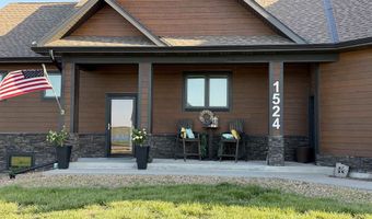 1524 Beechwood Dr, Aurora, NE 68818