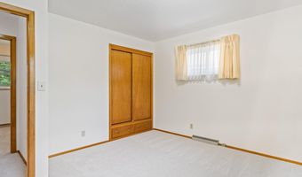 820 10th St, Berthoud, CO 80513