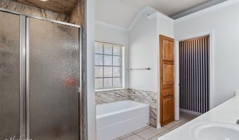 222 Country Club Dr, Benton, LA 71006