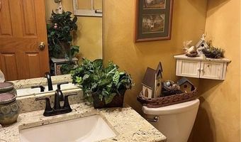 15733 Pine Cir, Basehor, KS 66007