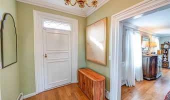 178 S Bayview Ave, Amityville, NY 11701