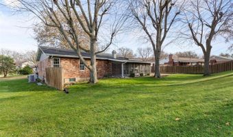 417 Mayfair Dr, Ballwin, MO 63011