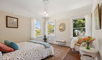 1300 Regent St, Alameda, CA 94501