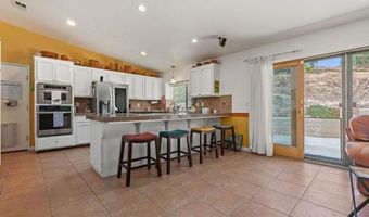 2605 Kauana Loa Dr, Escondido, CA 92029