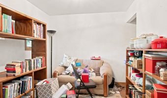 27050 W Wilmot Rd, Antioch, IL 60002