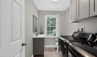37 N Pleasant Rise, Brookfield, CT 06804