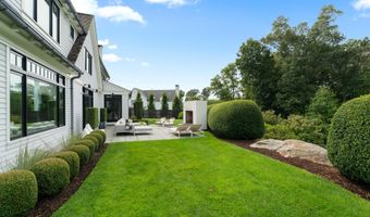 8 Gaylea Dr, Branford, CT 06405