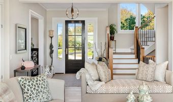 71 Cliff Dr, Narragansett, RI 02882