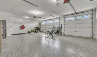 994 Emerald Hills Dr S, Arnolds Park, IA 51331