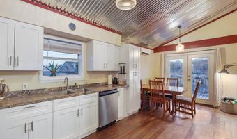 1102 W Del Rio St, Alpine, TX 79830