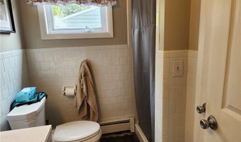 190 Capron Farm Dr, Warwick, RI 02886