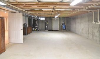 120 Country Meadow Ln, Glocester, RI 02814