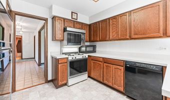 90 N Prairie Dr, Addison, IL 60101