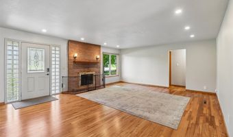 603 1st St E, Altoona, IA 50009