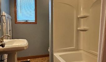 901 N 1ST St, Aberdeen, SD 57401
