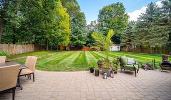 28 Haskell Ave, Airmont, NY 10901