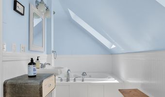1486 Washington St, Bath, ME 04530