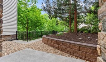 24701 BYRNE MEADOW Sq 108, Aldie, VA 20105