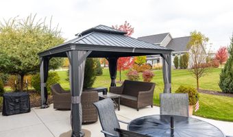 W5724 JOCHMANN Drive, Appleton, WI 54915