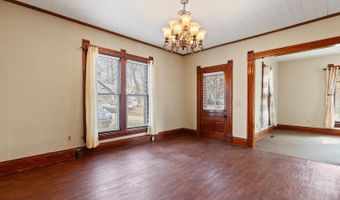 907 E Hunt St, Adrian, MI 49221