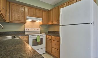 81 Ameridge Dr 81, Bridgeport, CT 06606