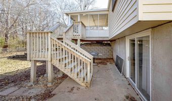 571 Golfwood Dr, Ballwin, MO 63021