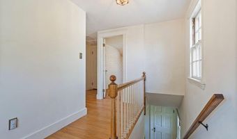 5 Phillips Rd, Falmouth, ME 04105