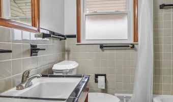 15610 Hanfor, Allen Park, MI 48101