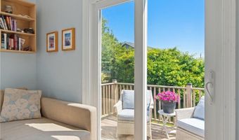 64 Burnside Ave, Narragansett, RI 02882
