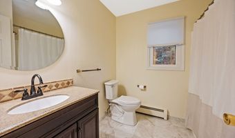 14 Colonial Ct, Cheshire, CT 06410