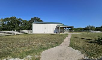16427 Farm Road 2007, Aurora, MO 65605