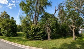 905 Peacock Dr, Albany, GA 31701